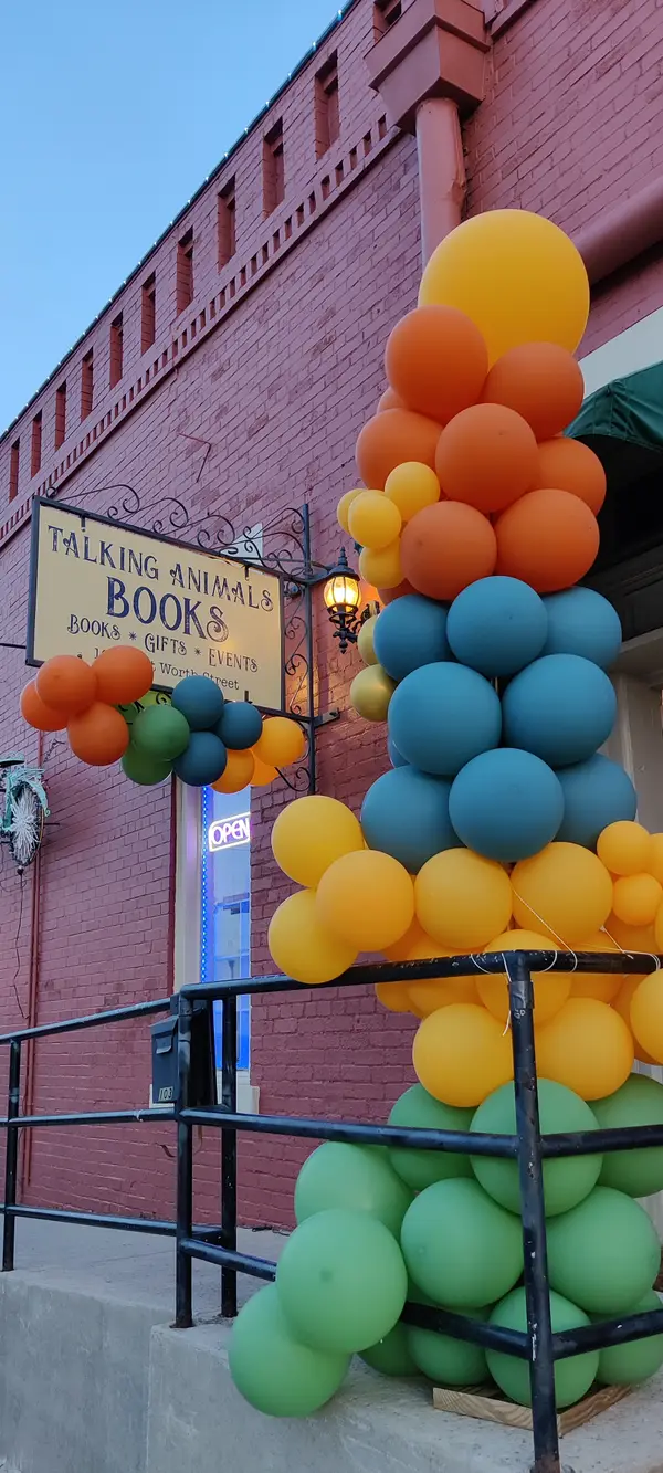 Pecan Creek Events balloon decor — photo 17