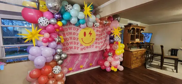 Pecan Creek Events balloon decor — photo 80