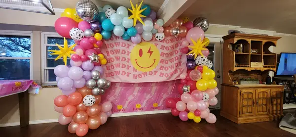 Pecan Creek Events balloon decor — photo 83