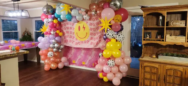 Pecan Creek Events balloon decor — photo 84