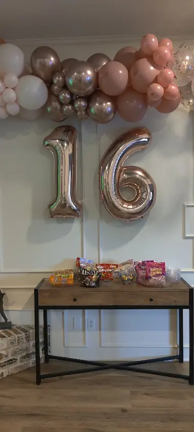 Pecan Creek Events balloon decor — photo 90