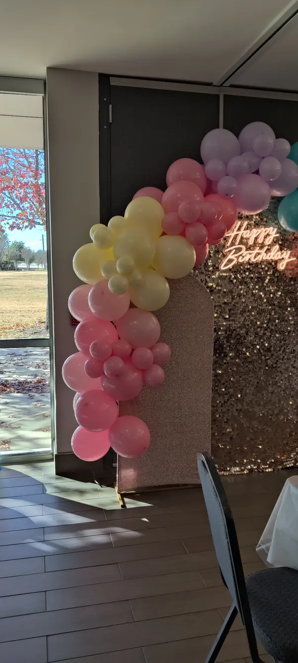 Pecan Creek Events balloon decor — photo 111