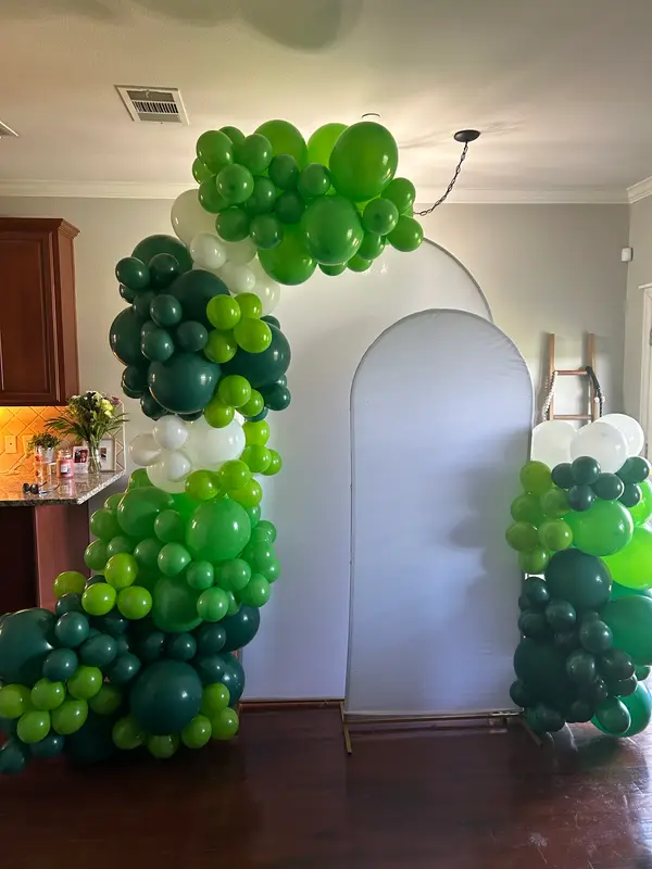 Pecan Creek Events balloon decor — photo 160